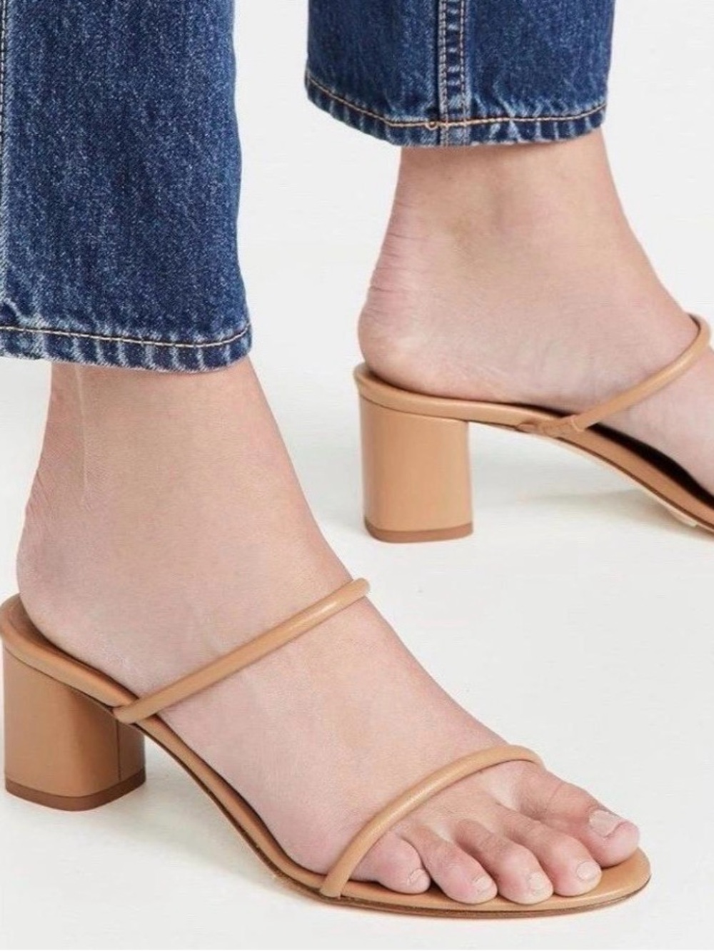 Aeyde Anni Tan Italian Leather
Block Heel Minimalist Two Strap Sandals US 9 (40)